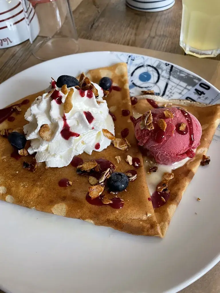 Klára Zelinková_Crêperie Sant Erwan_Trédrez-Locquémeau_review