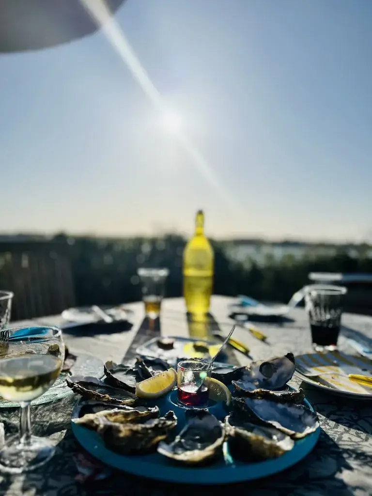Celia Bisceglie_Aux huitres et caetera_Locoal-Mendon_review