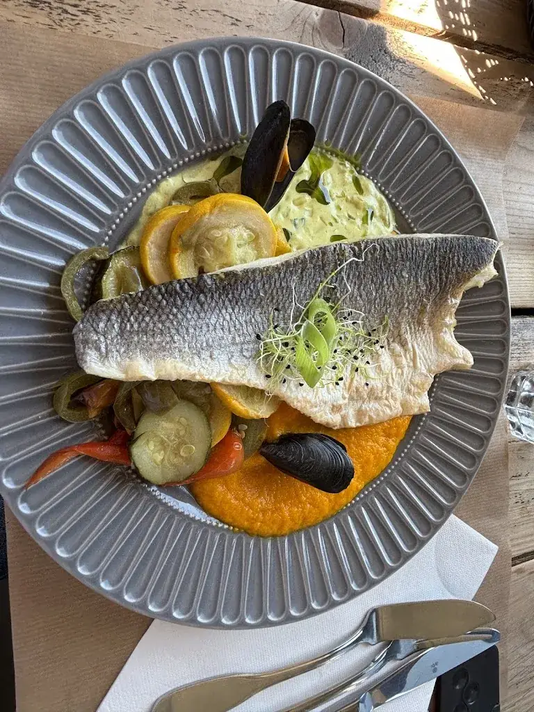 Horacio Alvarez Marinelli_L'Espadrille_Larmor-Plage_review