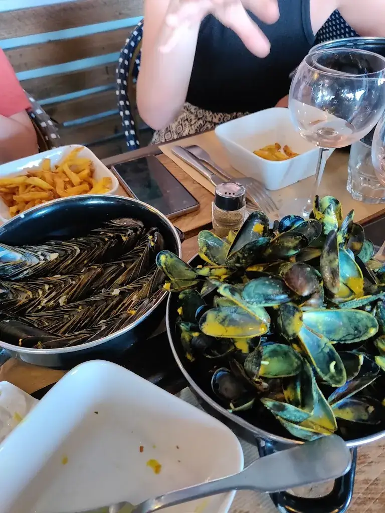 Adrien Ledoux_L'Espadrille_Larmor-Plage_review