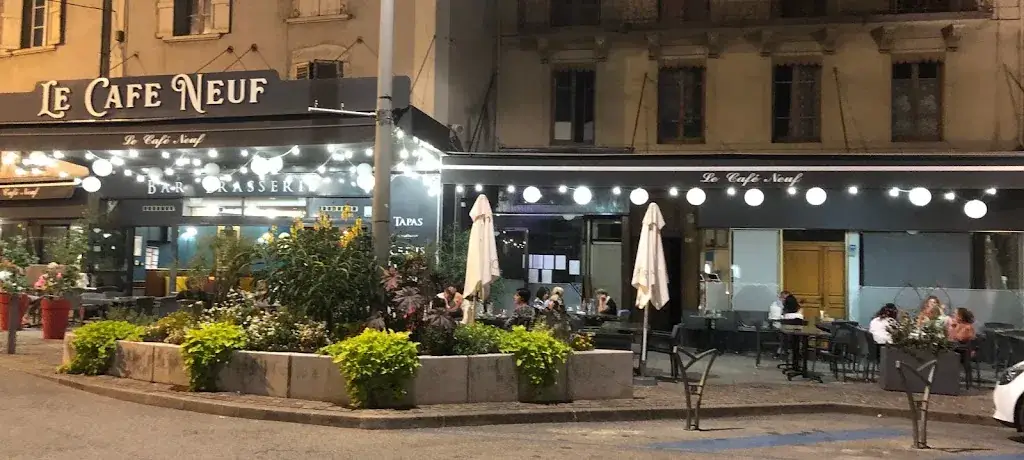 Brasserie La café neuf ristorante a Belley