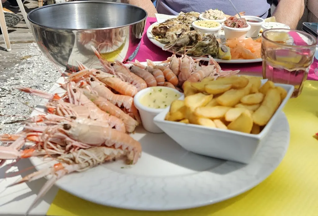 Esther Janzweert_L'Optimist_Larmor-Plage_review