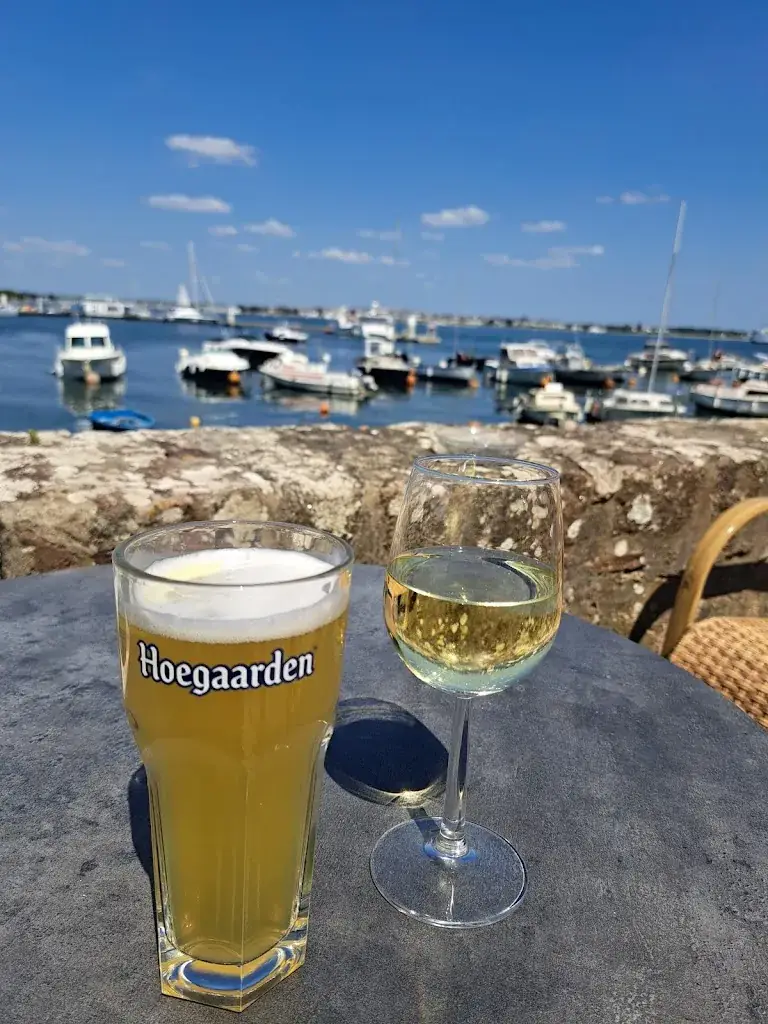 Kamonwan KK GAL_Villa Margaret_Larmor-Plage_review