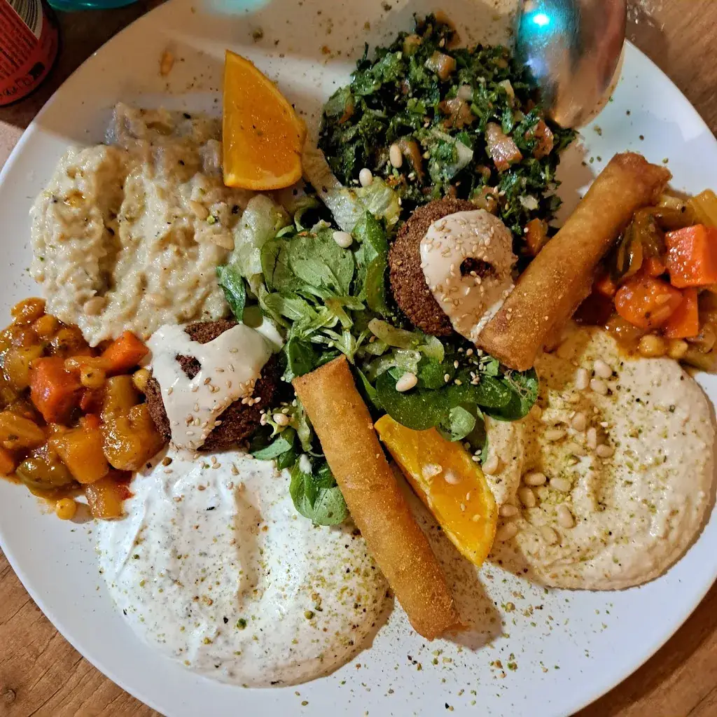 Nathalie Beber_Le Libanais_Fougères_review