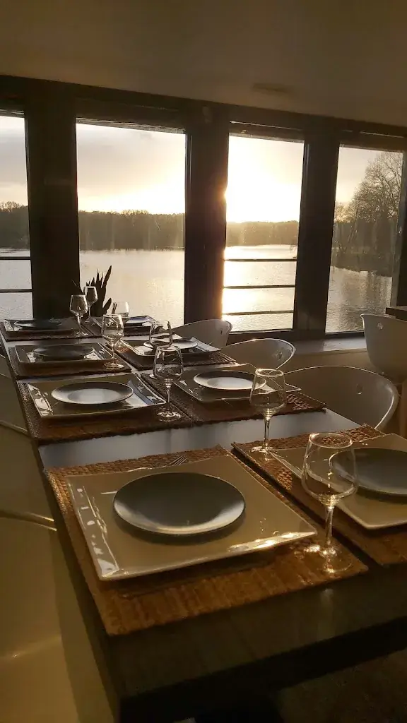 Hostel Du Moulin Neuf restaurant in Malansac