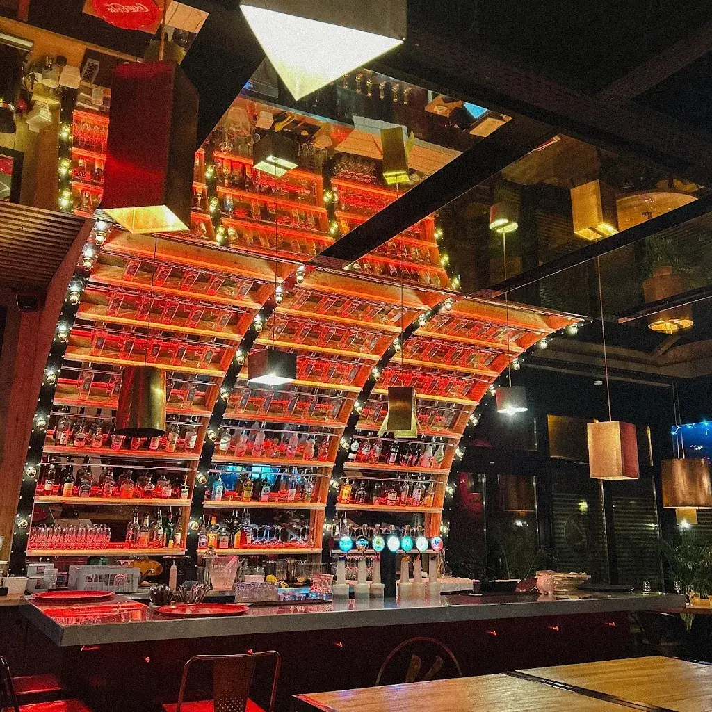 KANAILLES restaurant in Locquirec