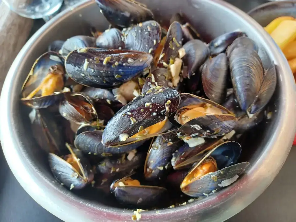 Claire “Clairebsk” Bsk_La dame de nage_Locquirec_review