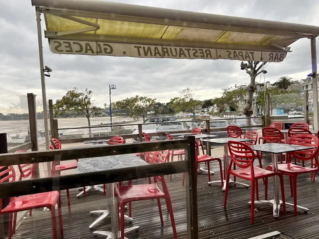 La dame de nage_Locquirec_slider_image_1