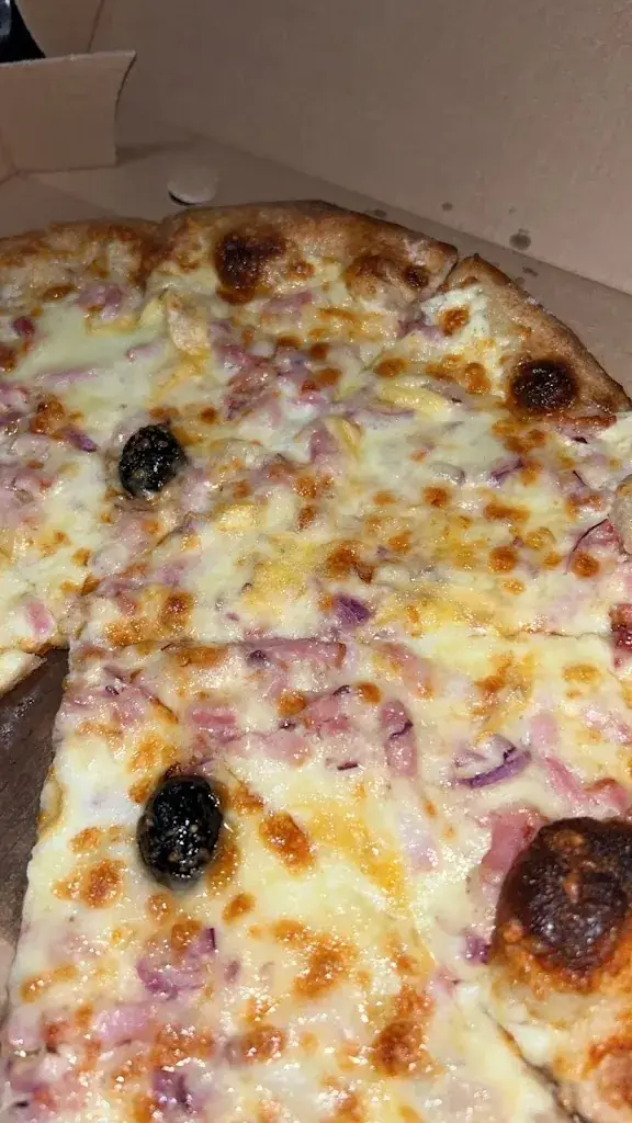 Samantha Claraz_pizza'xav Belley_Belley_review