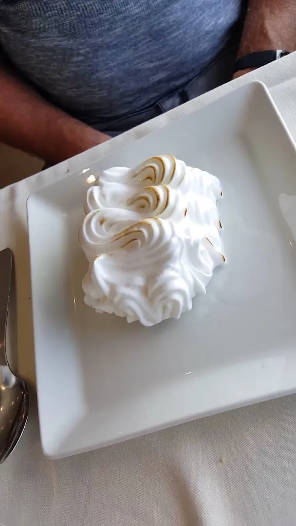 Le Relais de la Roche restaurant_Marzan_slider_image_2