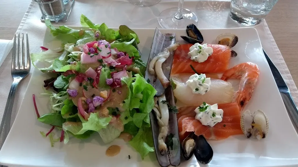 Le Relais de la Roche restaurant_Marzan_slider_image_3