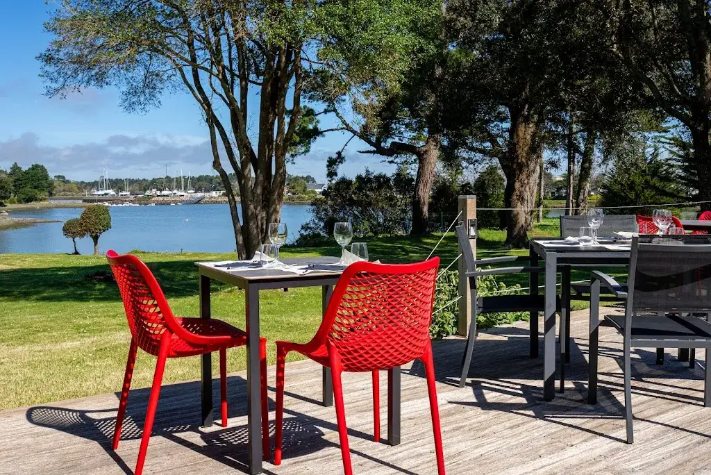 AC LE LEVIER Restaurant in Loctudy