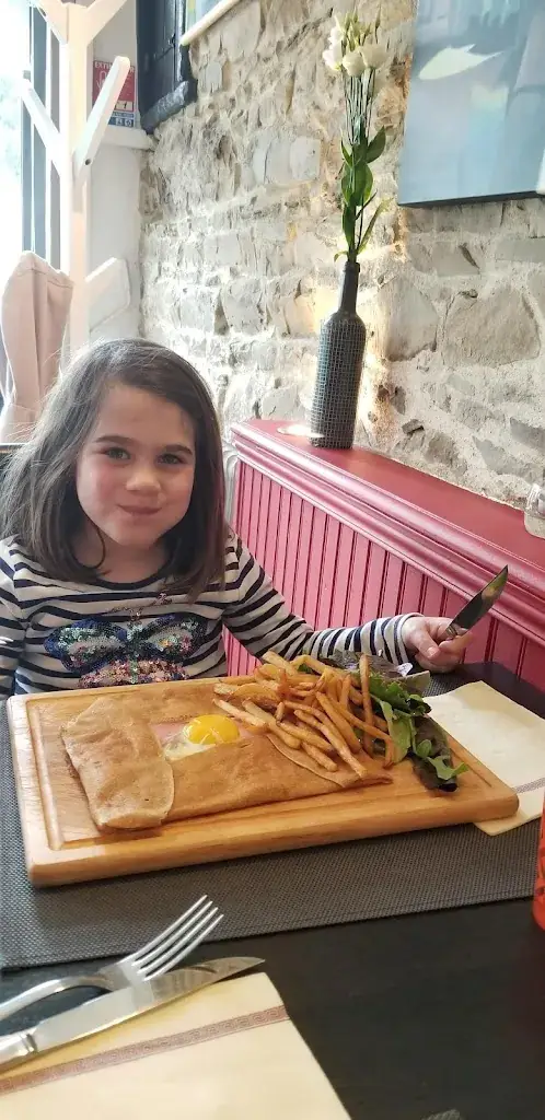 Nicholas O'Reilly_Le Pourquoi Pas_Martigné-Ferchaud_review