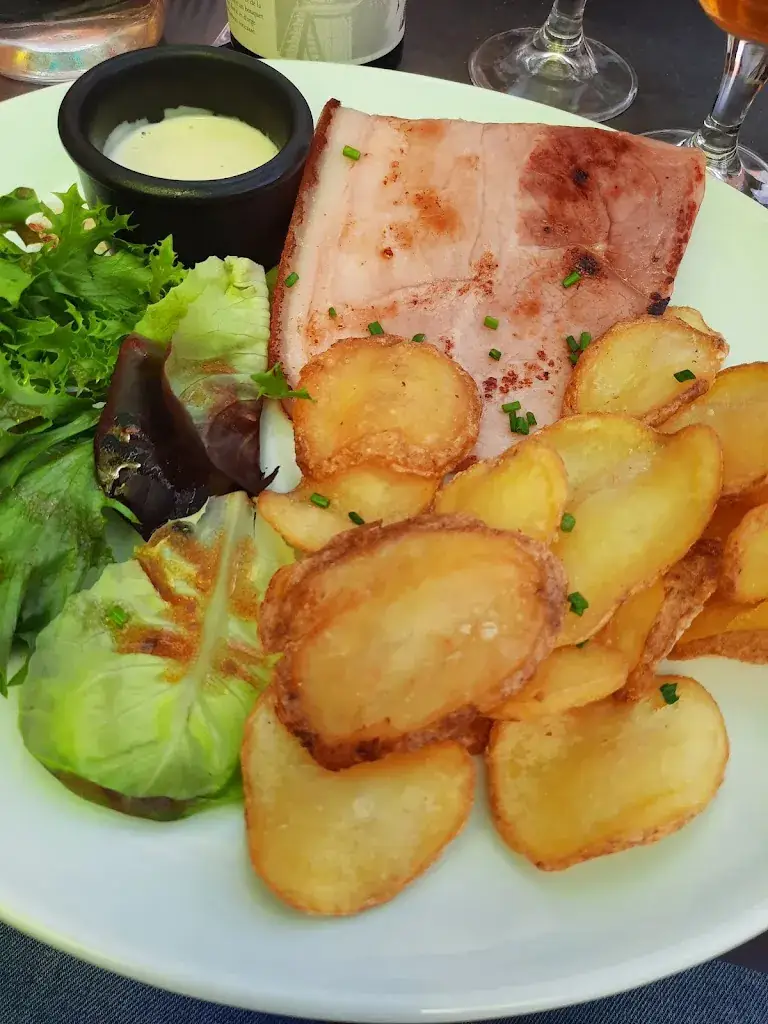 Inês Rufino da Silva_Le Pourquoi Pas_Martigné-Ferchaud_review