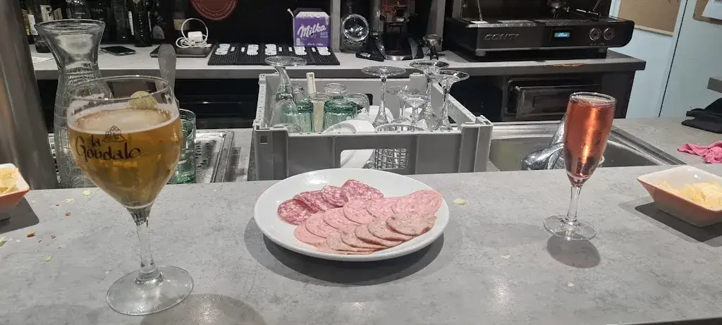 Mickael Noc_Restaurant Bar La Virgule,_Martigné-Ferchaud_review