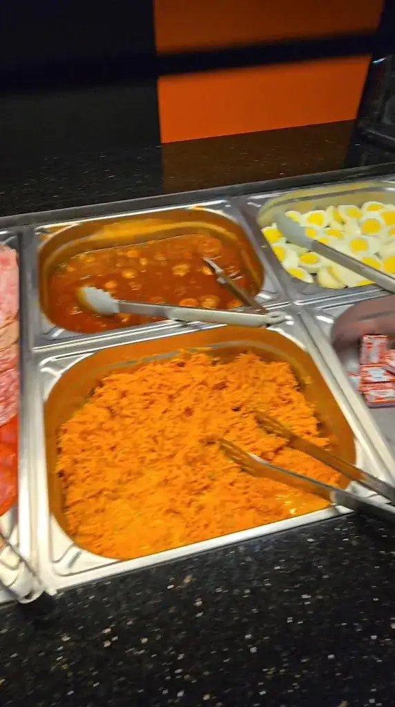 Restaurant Bar La Virgule,_Martigné-Ferchaud_slider_image_2