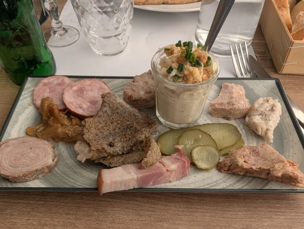 Marcus Wilde_La Maison de Carabousse_Concarneau_review