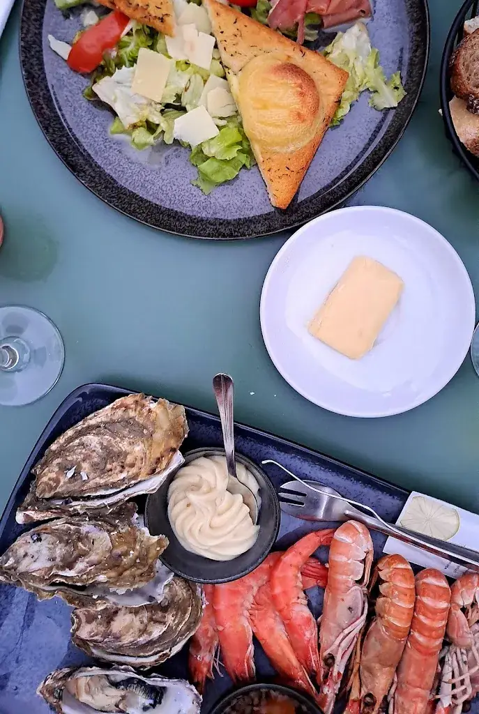 K._Aux Ajoncs D Or_Néant-sur-Yvel_review