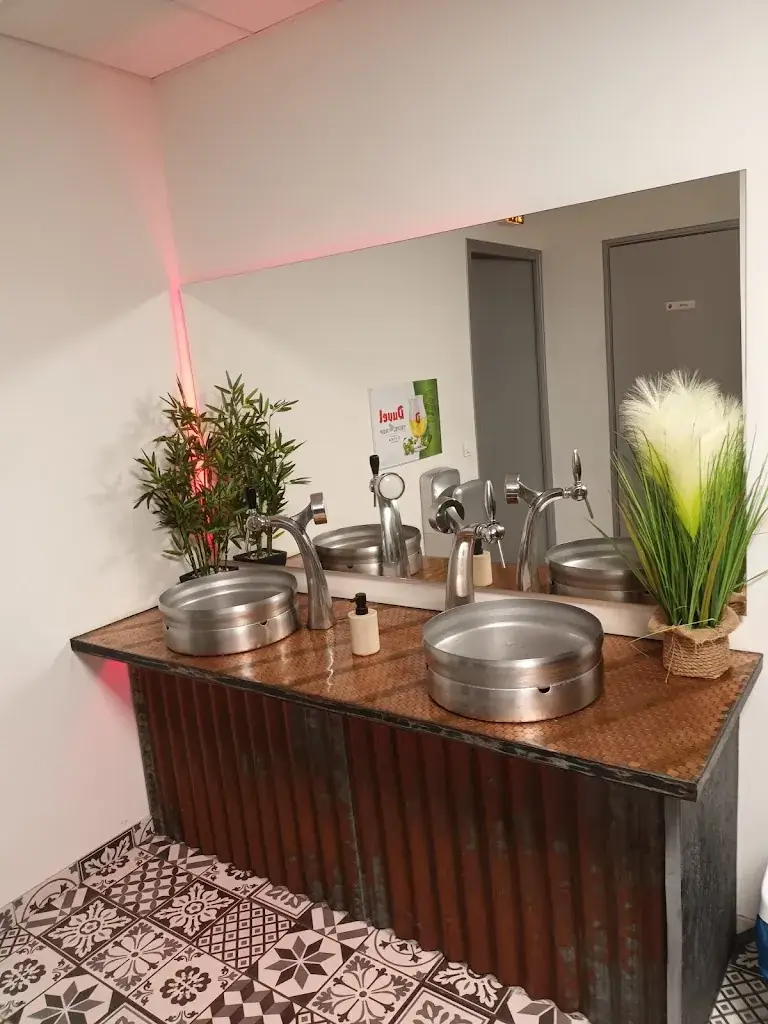 Le HANGAR Restaurant in Pipriac