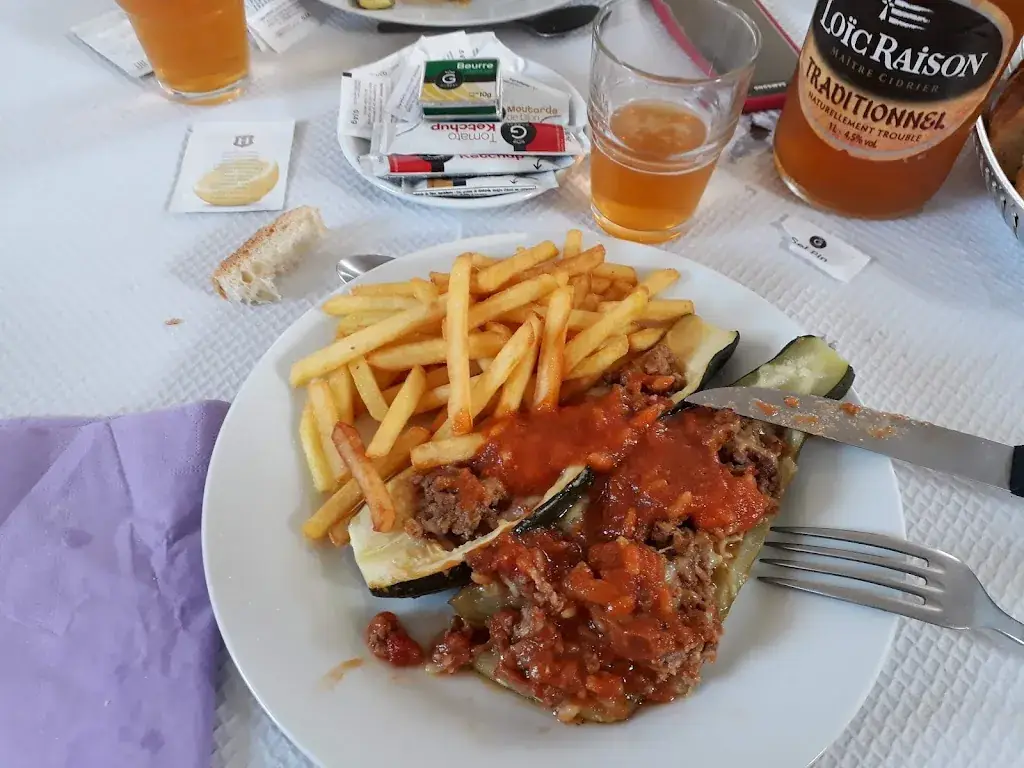 Auberge de la Lande du Mené restaurant in Saint-Vran