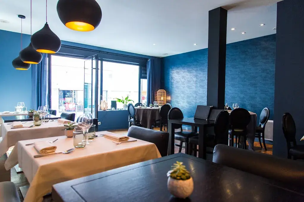 Louise. ( Restaurant & Cave à vin - Épicerie fine ) ristorante a Lorient