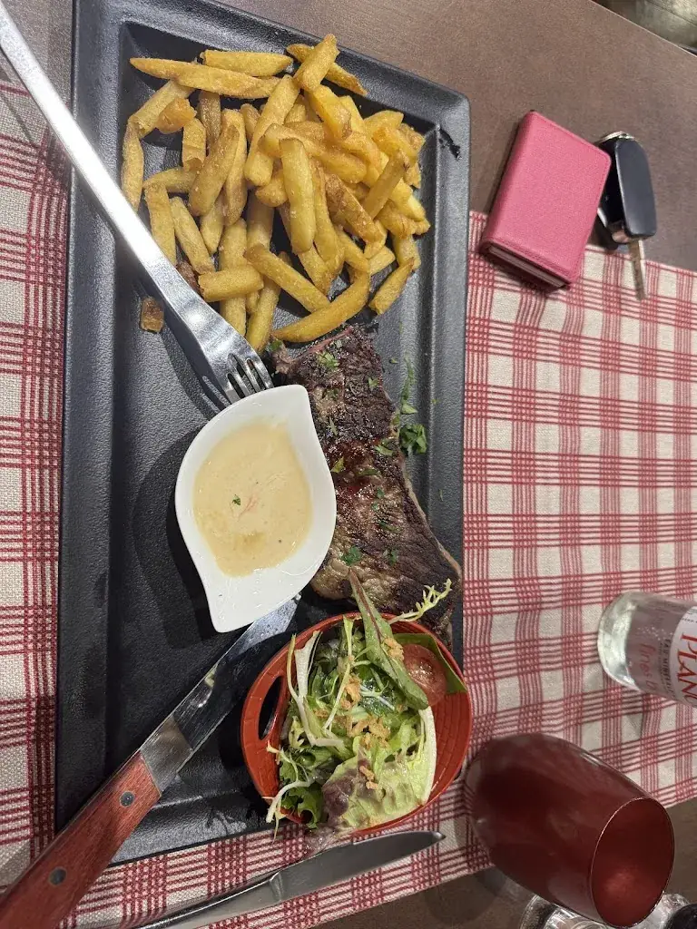 Sara Post_L'Alsace à Quai_Lorient_review