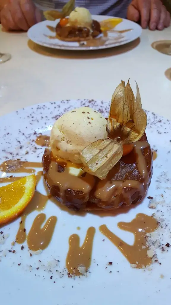 Hilary Morgan_Le Grain de Sel_Malestroit_review