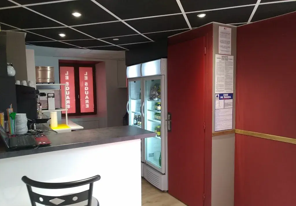 LE SQUARE restaurant in Malestroit