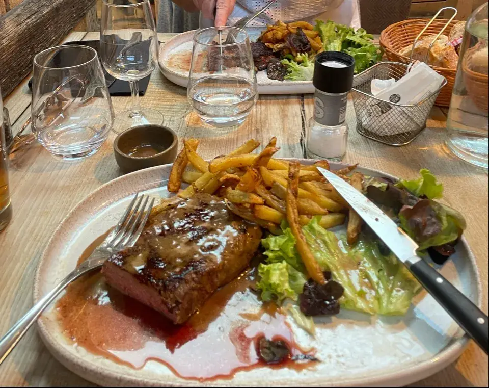 andrew bosworth_La Cabane sur les Quais_Paimpol_review