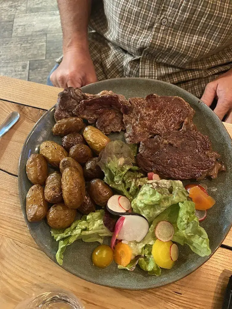 Meg_La Cabane sur les Quais_Paimpol_review