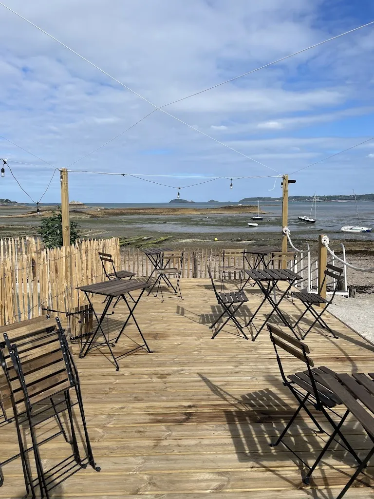 Peggy Sangiani_La Cabane de Fanch_Ploubazlanec_review