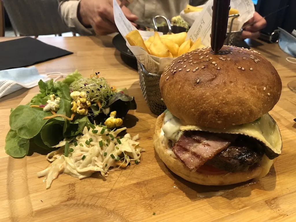 Pascal Albers_Maurice et Eugénie_Loudéac_review