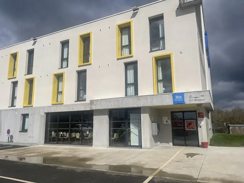 Gwenola HERRLY_ibis budget Loudéac Vélodrome_Loudéac_review