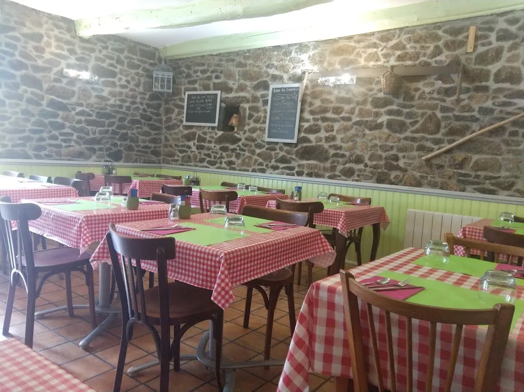 La p'tite ferme restaurant in Miniac-Morvan