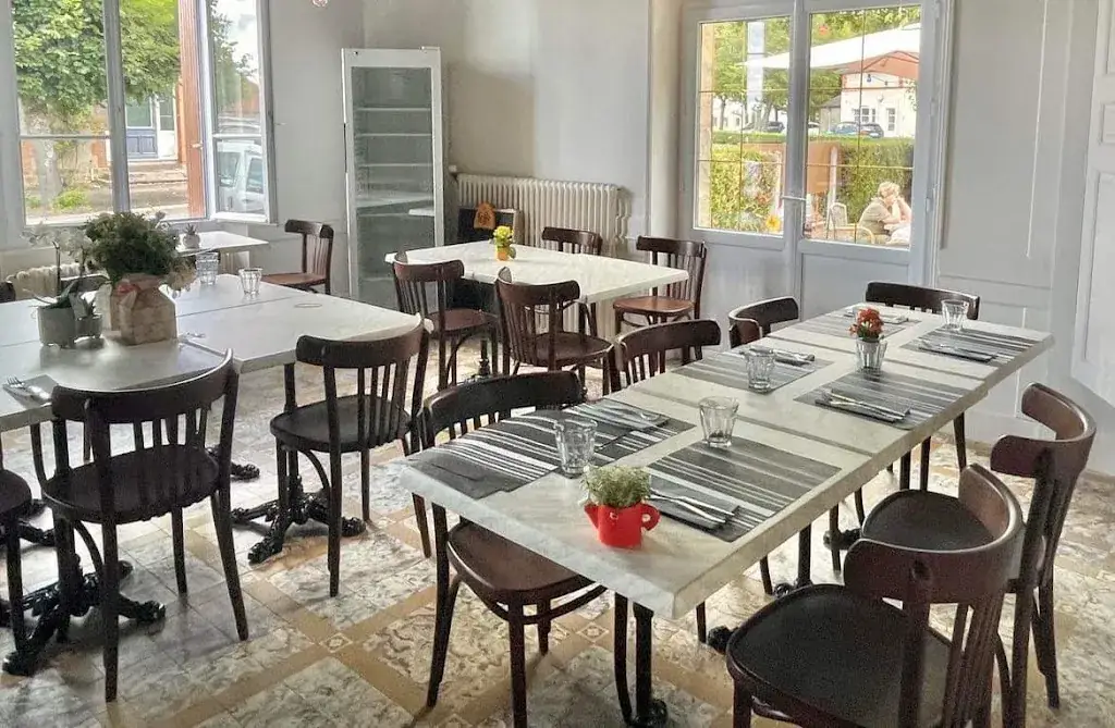 Chez Ju Bistrot Bourbonnais_Bourbon-l'Archambault_slider_image_1