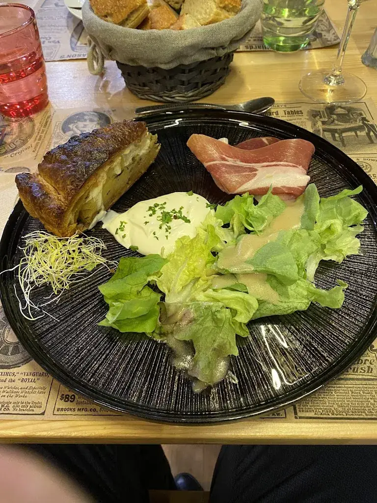 N M (World guide)_Restaurant les Bourbons_Bourbon-l'Archambault_review