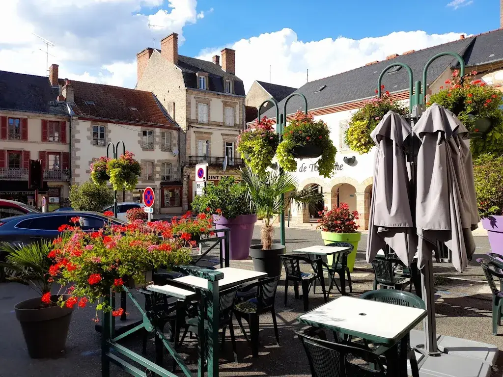 Restaurant les Bourbons_Bourbon-l'Archambault_slider_image_1