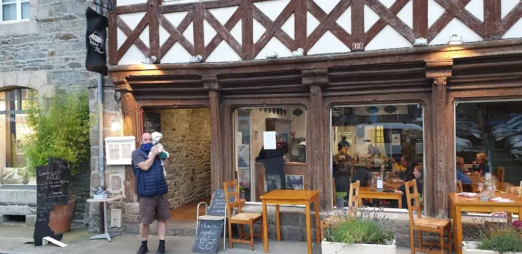 Le Bistrot D'Ernest Restaurant in Tréguier