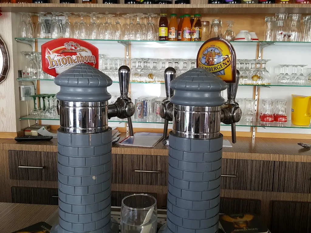 Bar brasserie de la Tour_Montfort-sur-Meu_slider_image_3