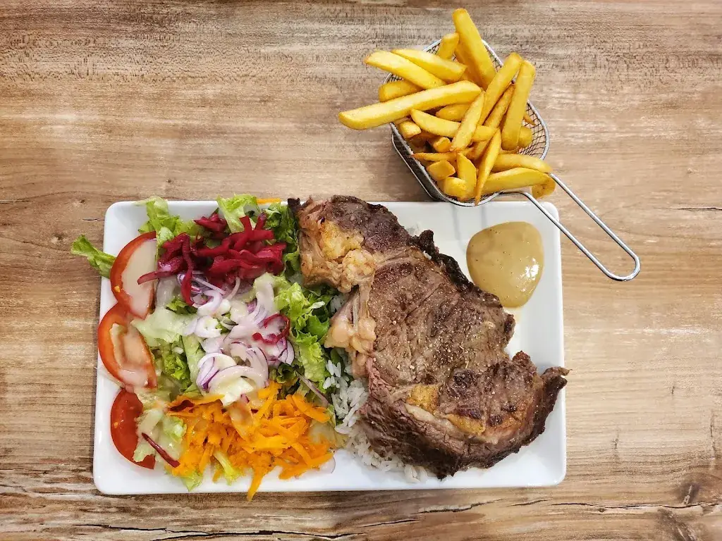 Restaurant Tout en T cuisine du monde_Bourbon-l'Archambault_slider_image_2