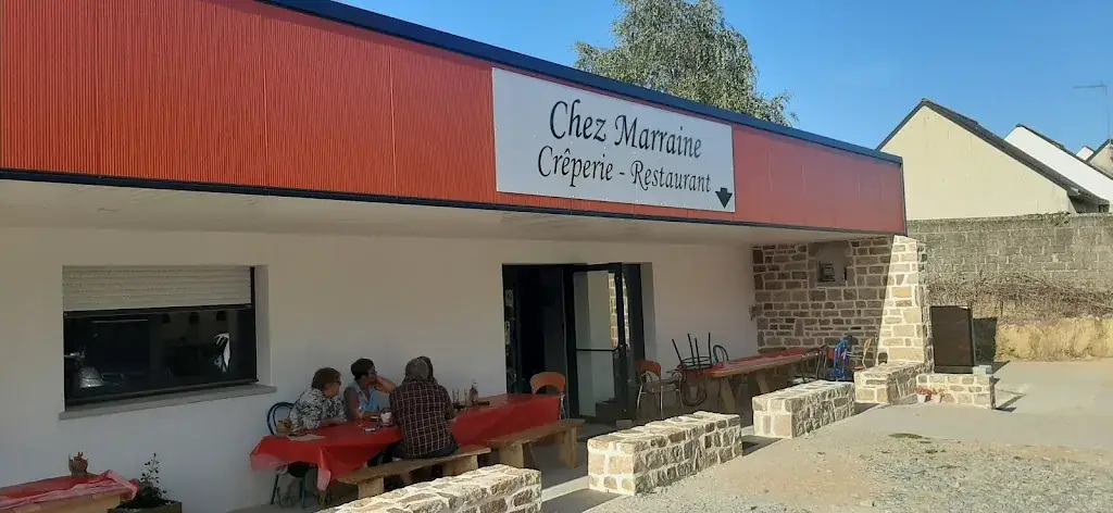 CHEZ MARRAINE_Locqueltas_slider_image_3