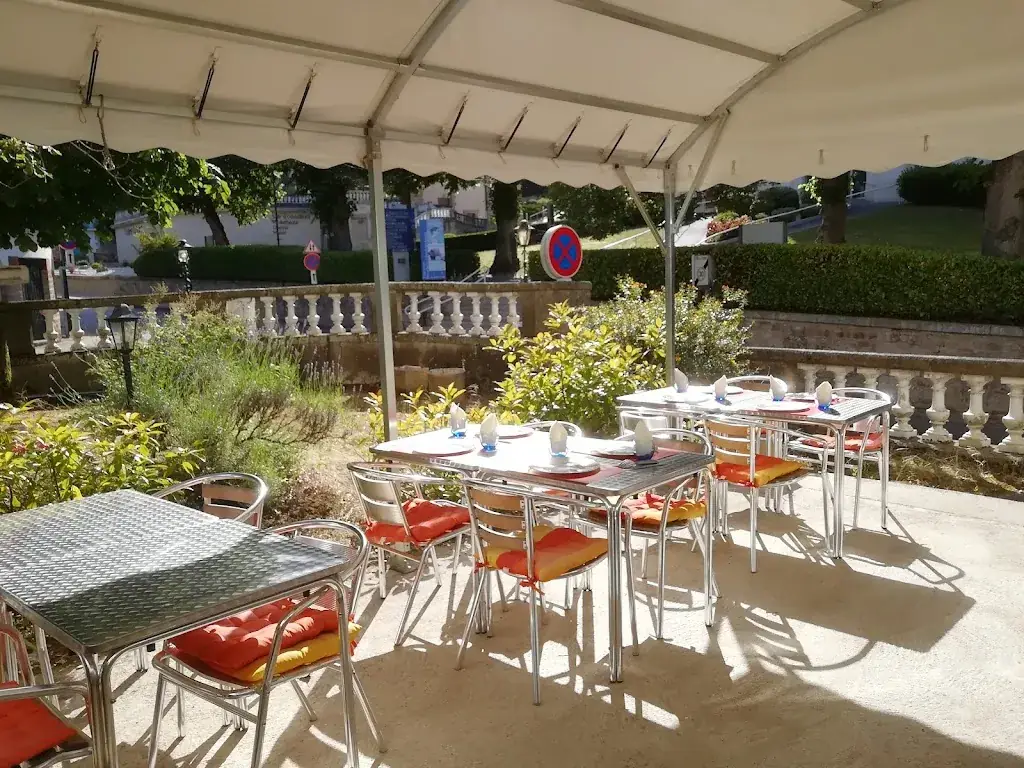 Hôtel des Thermes et des Sources_Bourbon-l'Archambault_slider_image_1