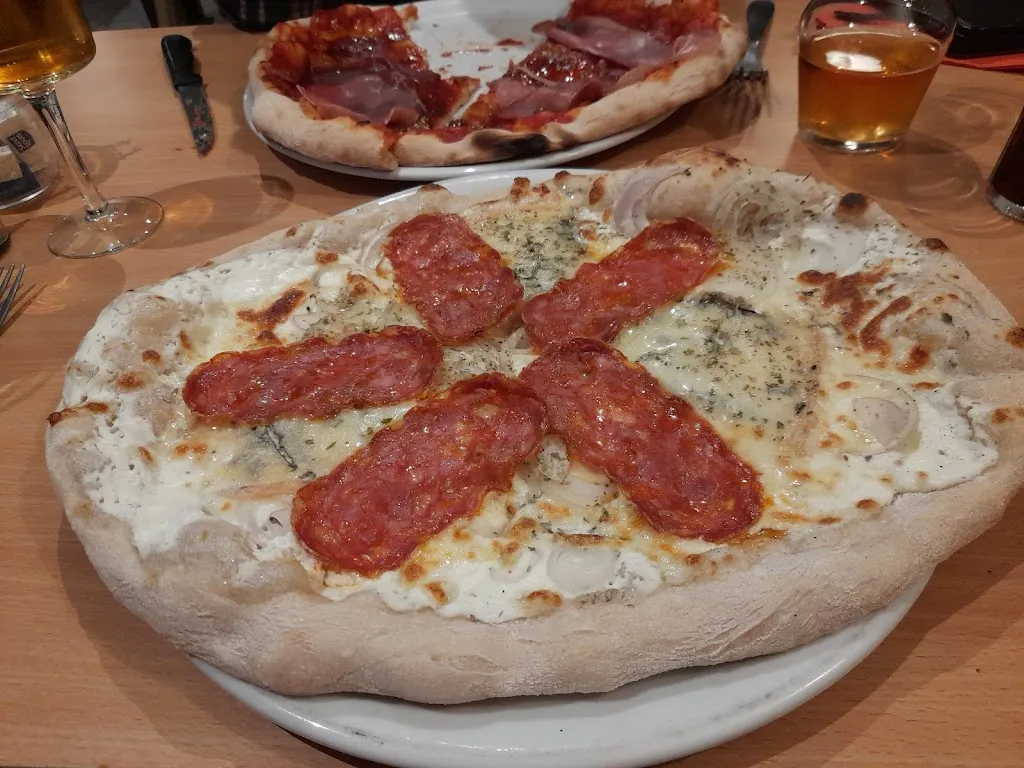 Carol Nicholls_Le Detour_Évellys_review