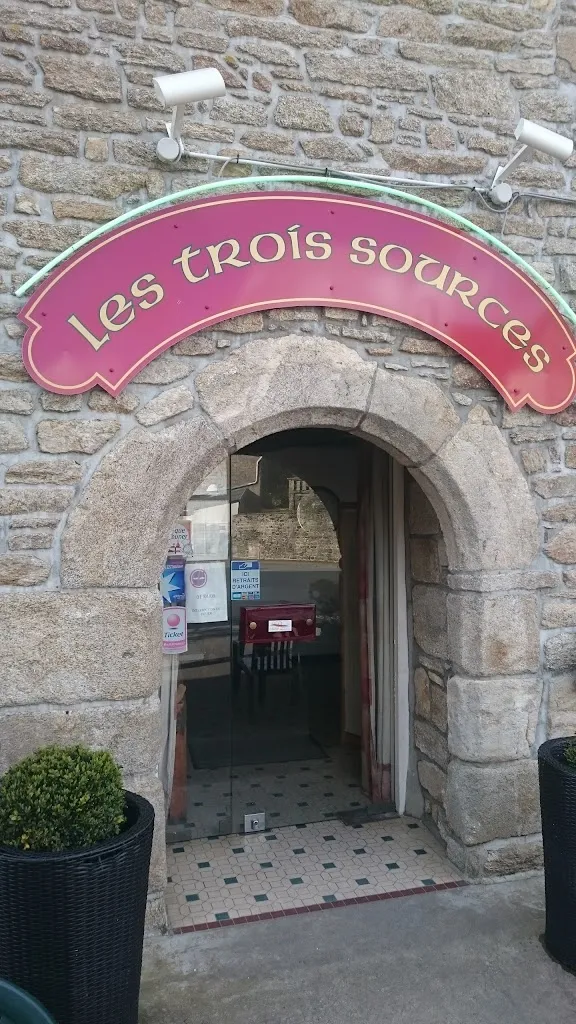 Les Trois Sources restaurant in Meucon