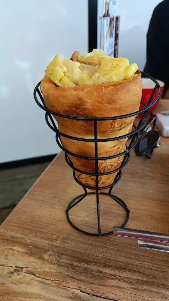 Konstantin Polezhaev_LE THIKA - restauration rapide et Coffee Shop_Vannes_recensione