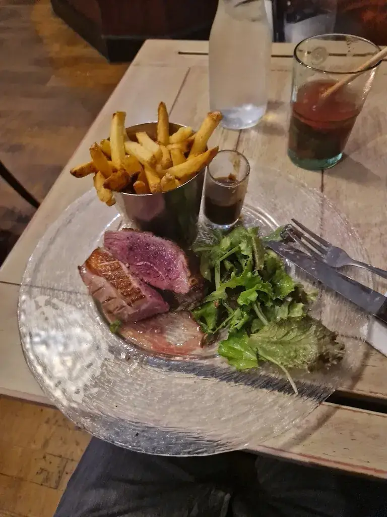 Brandon Bernier_La Casa_Mordelles_review