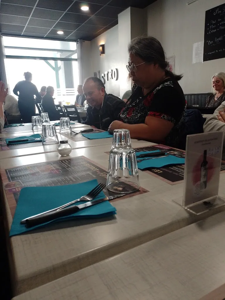 easyJet 35_Le Bistrot De La Fontaine_Saint-Erblon_recensione