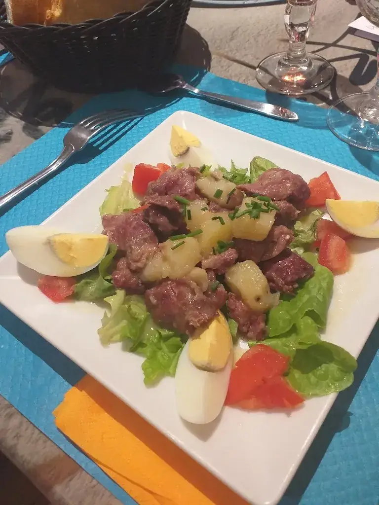 Anne Heude_Le Cerisier_Noyal-Pontivy_review