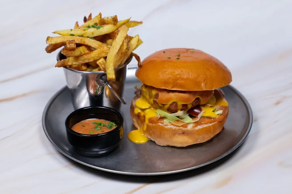 EVA Le Restaurant by Guru_Montreuil_slider_image_3