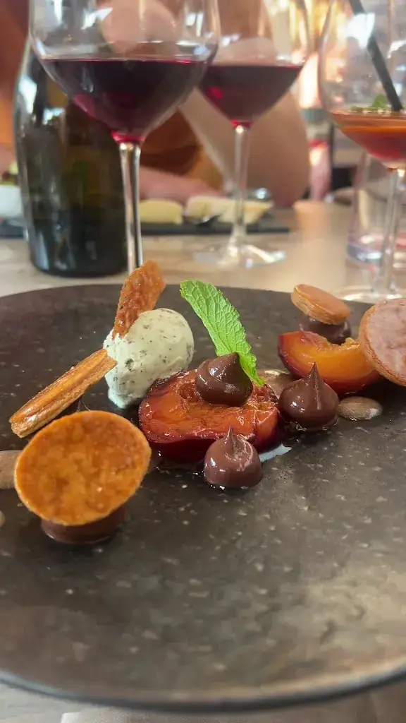 Missieanna Edwards_La Rencontre_Montreuil-Bellay_review